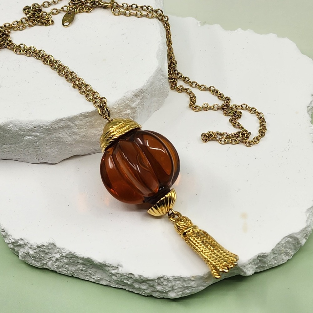 Avon Amber Brown Lucite Bead Tassel Pendant Gold Tone Chain Statement Necklace